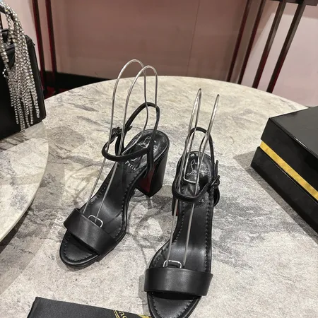 クリスチャン・ルブタン サンダル