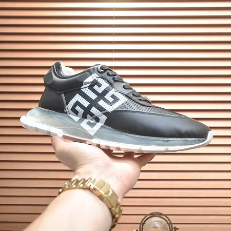 ジバンシィ スニーカー