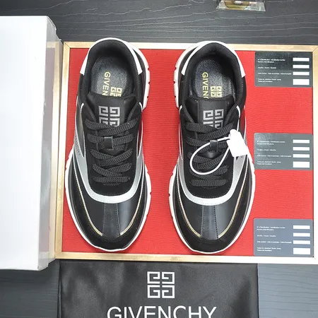 ジバンシィ スニーカー