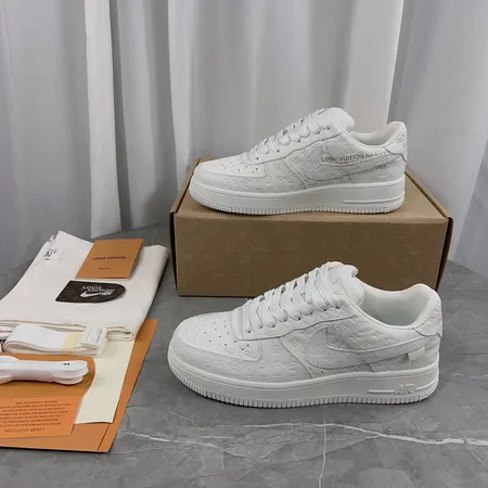 ルイヴィトン スニーカー