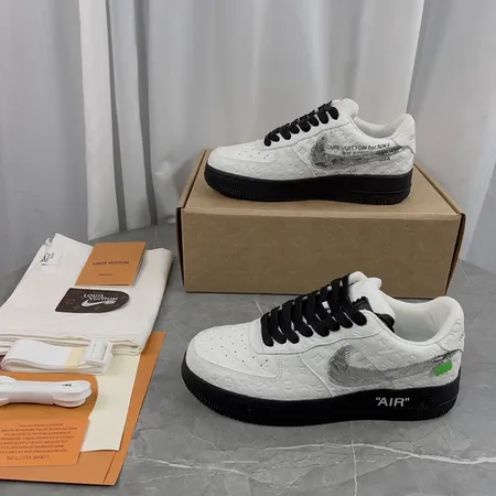 ルイヴィトン スニーカー