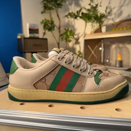 グッチ カジュアルシューズ