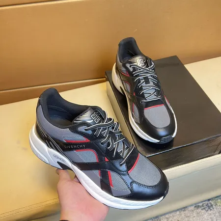 ジバンシィ カジュアルシューズ