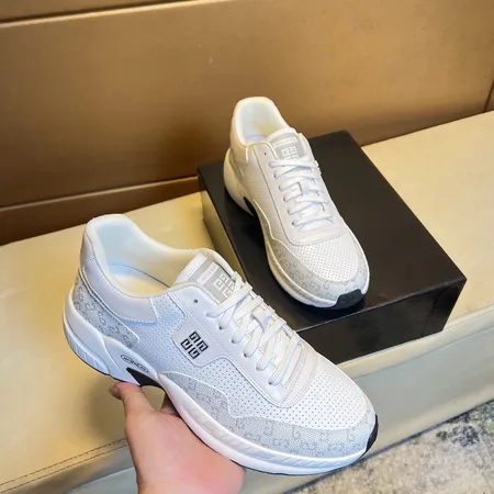 ジバンシィ カジュアルシューズ