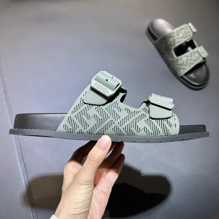 フェンディ スリッパ