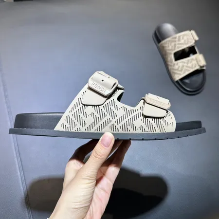 フェンディ スリッパ