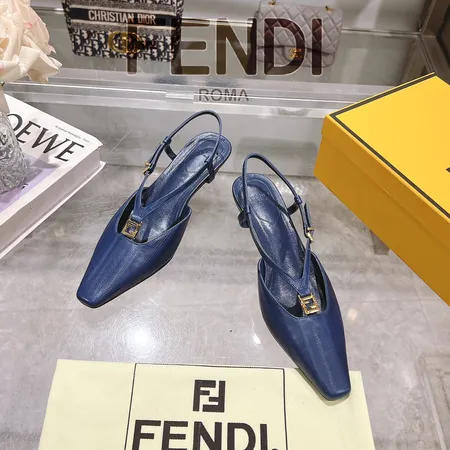 フェンディ サンダル