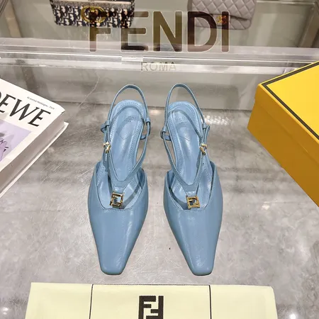 フェンディ サンダル