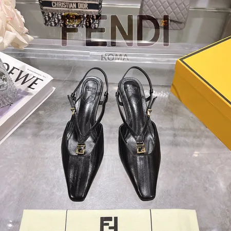 フェンディ サンダル