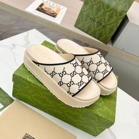 グッチ スリッパ