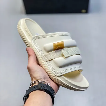 エアジョーダン スリッパ