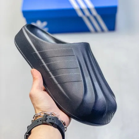 アディダス スリッパ