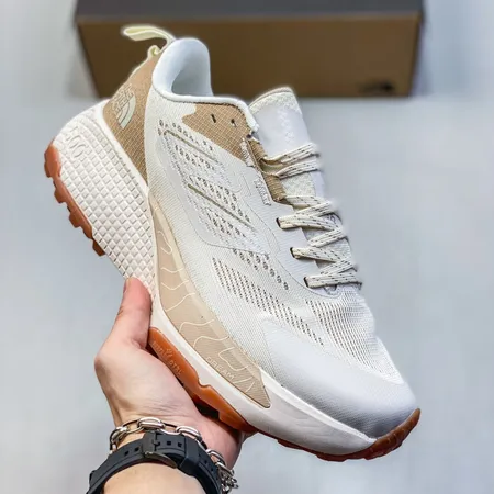 ノースフェイス スニーカー