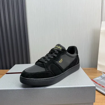 プラダ カジュアルシューズ