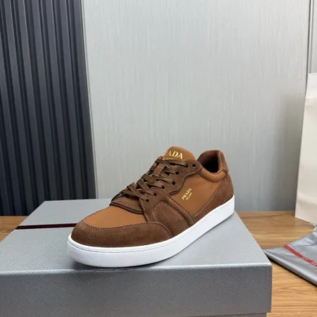 プラダ カジュアルシューズ