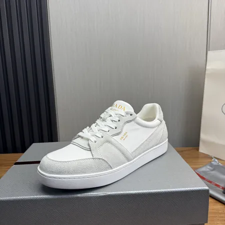 プラダ カジュアルシューズ