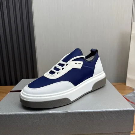 プラダ カジュアルシューズ