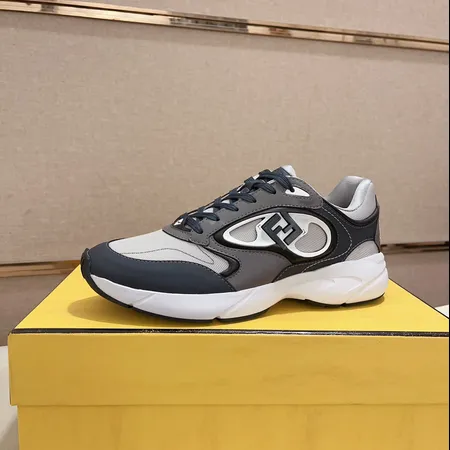 フェンディ カジュアルシューズ