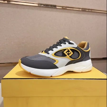 フェンディ カジュアルシューズ