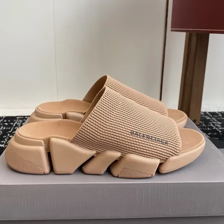 バレンシアガ スリッパ