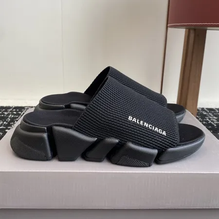 バレンシアガ スリッパ