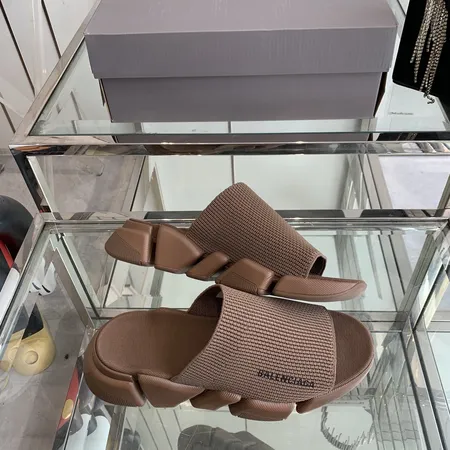 バレンシアガ スリッパ