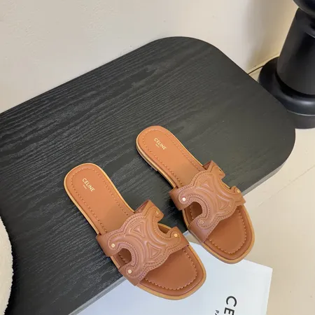 セリーヌ スリッパ