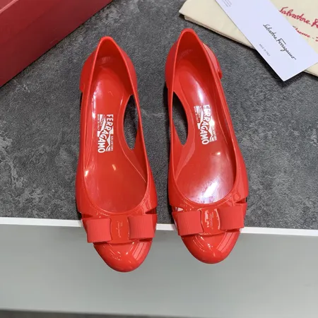 フェラガモ サンダル