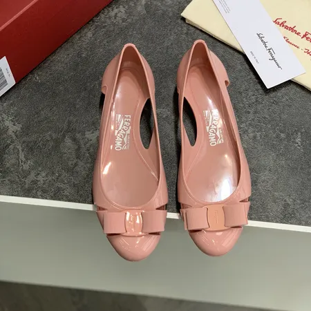 フェラガモ サンダル