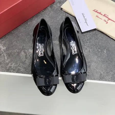 フェラガモ サンダル