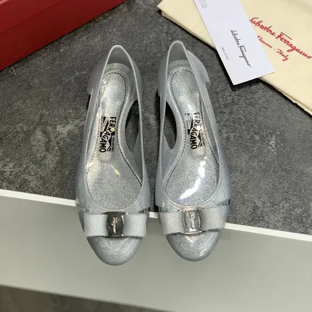 フェラガモ サンダル