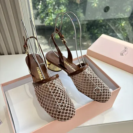 フェラガモ サンダル