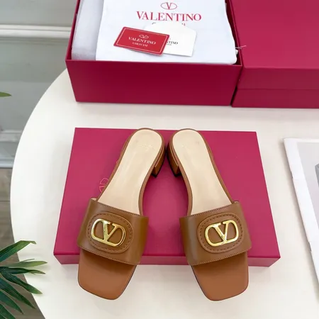 ヴァレンティノ スリッパ