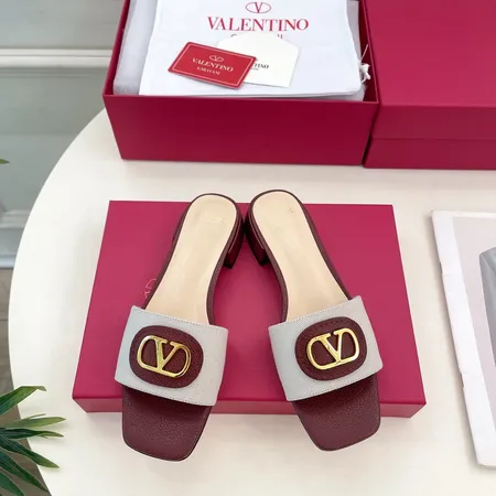 ヴァレンティノ スリッパ