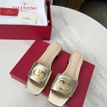 ヴァレンティノ スリッパ