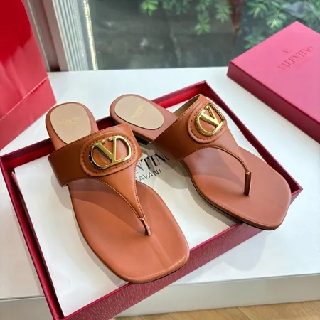 ヴァレンティノ スリッパ