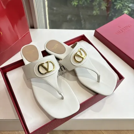 ヴァレンティノ スリッパ