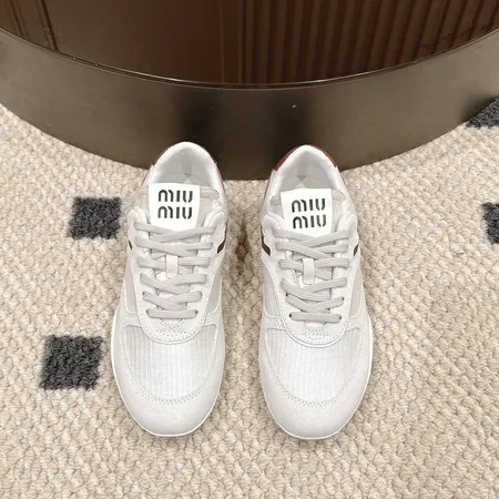 ミュウミュウ カジュアルシューズ