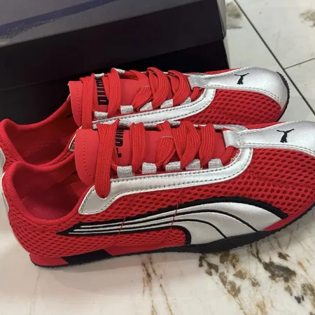 プーマ スニーカー