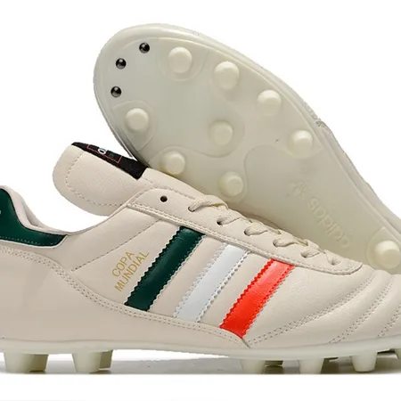 アディダス スニーカー