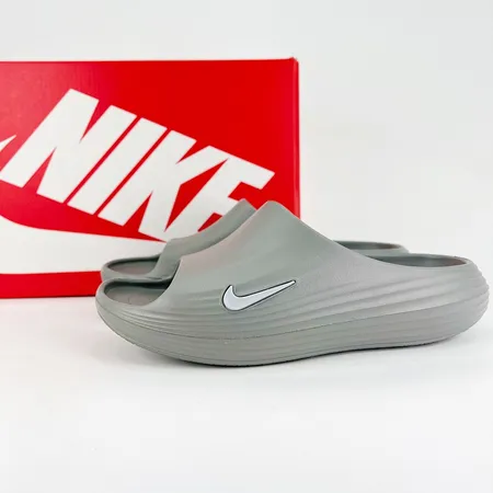 ナイキ スリッパ