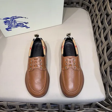 バーバリー ス カジュアルシューズ