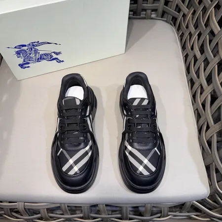 バーバリー ス カジュアルシューズ