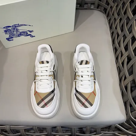 バーバリー ス カジュアルシューズ