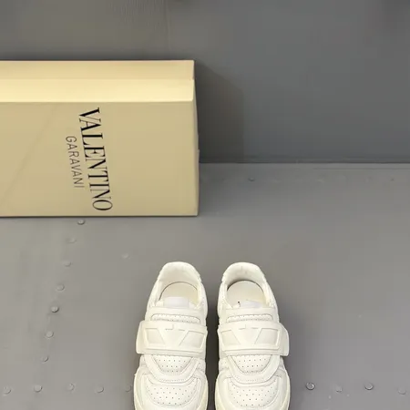 ヴァレンティノ カジュアルシューズ