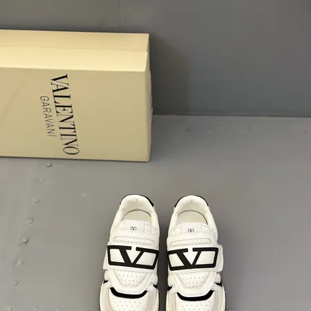 ヴァレンティノ カジュアルシューズ