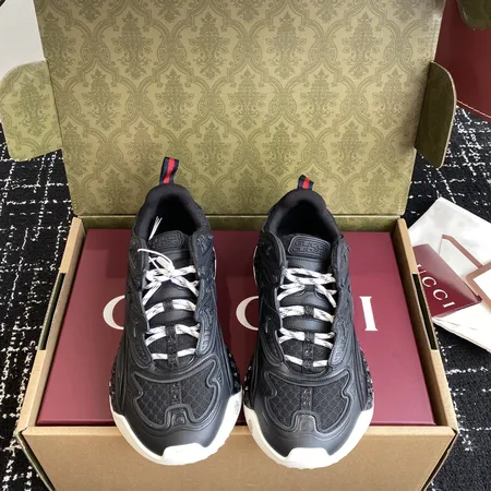 グッチ スニーカー