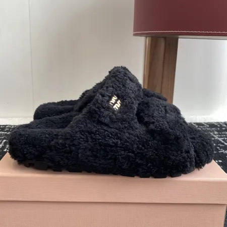 ミュウミュウ スリッパ