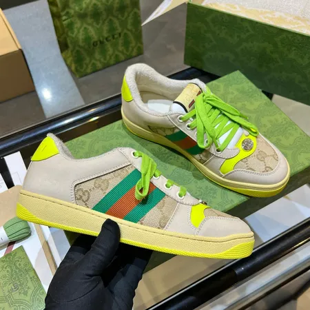 グッチ カジュアルシューズ