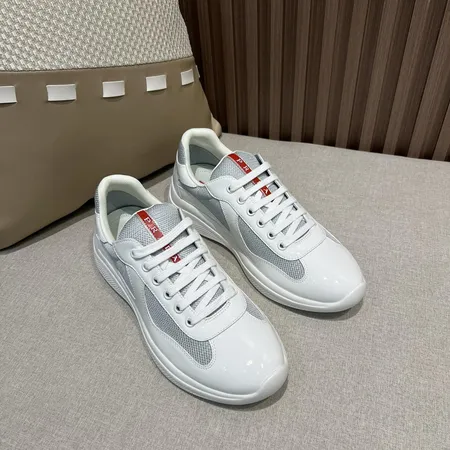 プラダ スニーカー